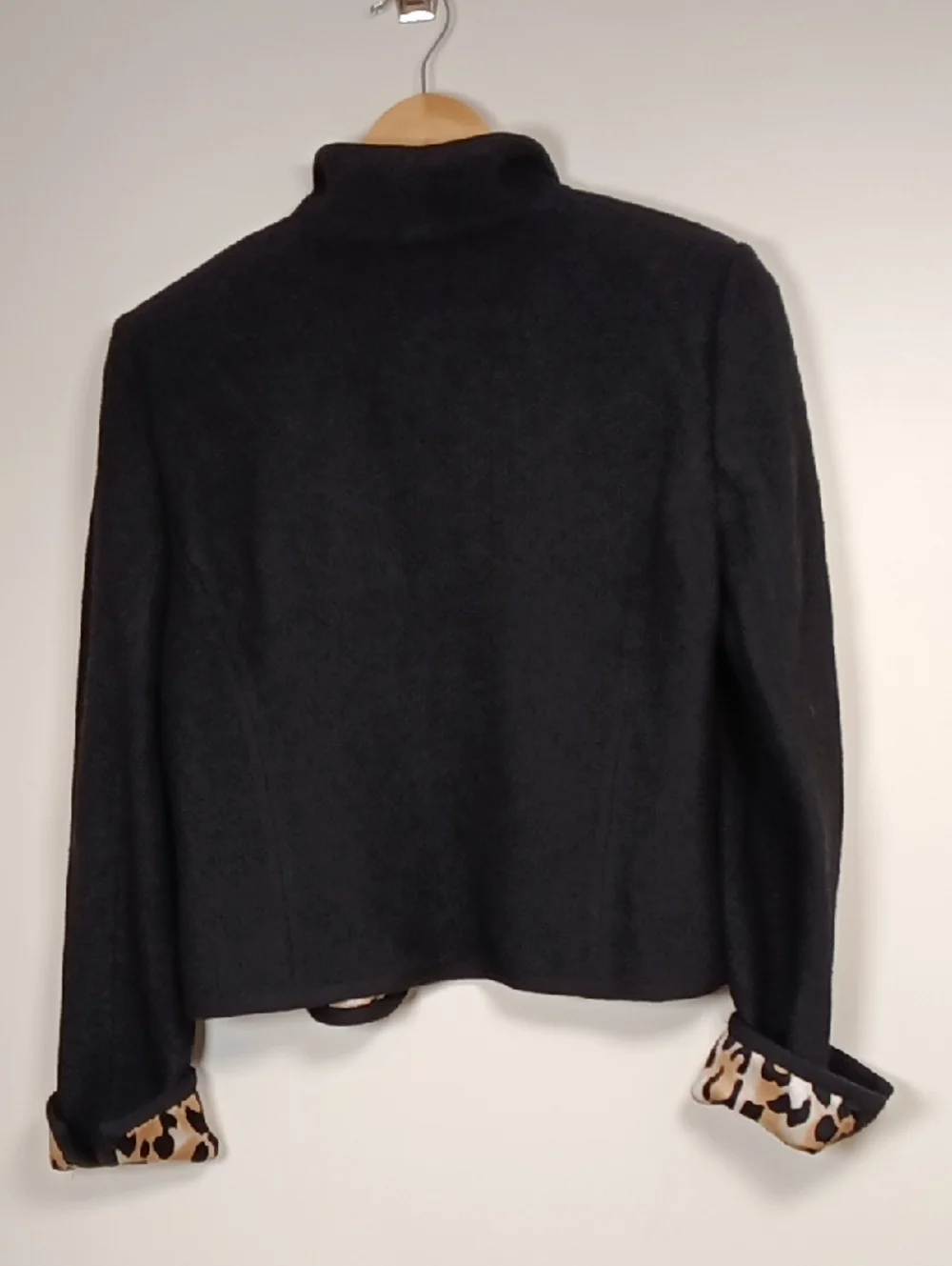 St. John Open Front Knit Jacket w/ Satin Leopard Accent Lining Size 6